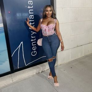 Meet your Posher, Dana